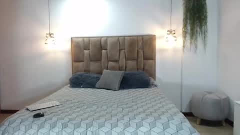 Snapshot of aleejhandra chatting on 04-23-26, 01:18 alejandra online show from 04-23-26, 01:18