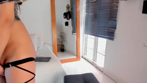 aleexiiaa online show from 12-19-25, 12:12