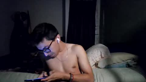 Snapshot of aleexrune chatting on 10-17-25, 03:42 aleexrune online show from 10-17-25, 03:42