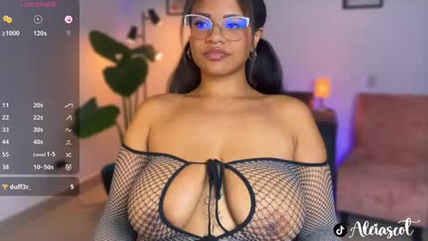 Snapshot of aleiascott chatting on 03-06-25, 04:19 Aleia online show from 03-06-25, 04:19