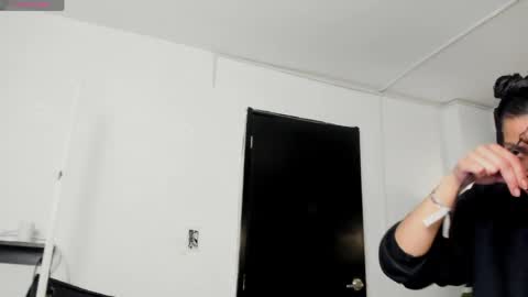Snapshot of aleja__slav3 chatting on 05-15-26, 09:11 aleja__slav3 online show from 05-15-26, 09:11