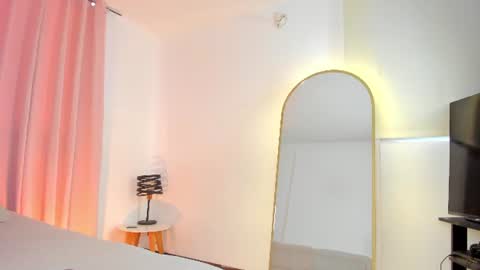 Alejandra Arango online show from 06-23-26, 08:07