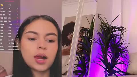Alejandra online show from 10-10-25, 11:31
