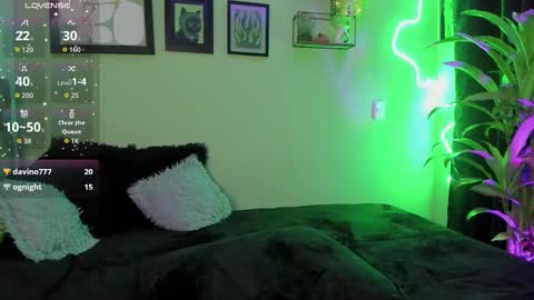 Snapshot of alejaaqueen_ chatting on 10-03-25, 11:57 Aleja Queen online show from 10-03-25, 11:57