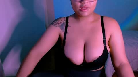 Snapshot of alejandra_conde chatting on 05-28-26, 11:46 Alejandra online show from 05-28-26, 11:46