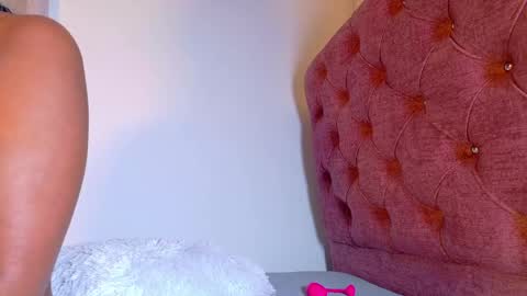 alejandra_dunn1 online show from 05-15-26, 11:56