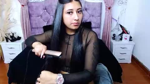 ALEJANDRA online show from 10-24-25, 03:52