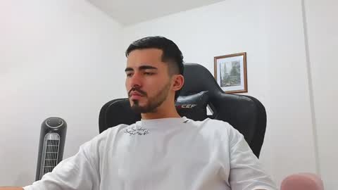 alejandroo_7 online show from 01-07-25, 08:52