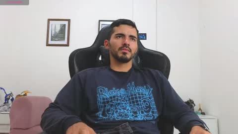 alejandroo_7 online show from 10-06-25, 07:33