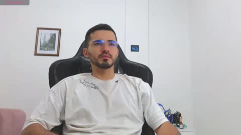 alejandroo_7 online show from 10-25-25, 04:13