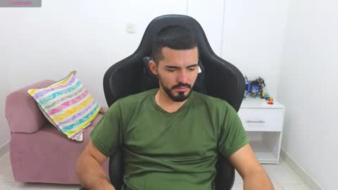 alejandroo_7 online show from 02-04-26, 06:25