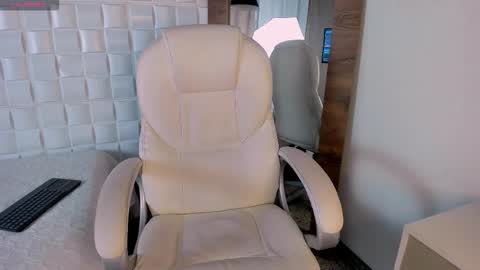 Alejo  online show from 10-13-25, 09:26