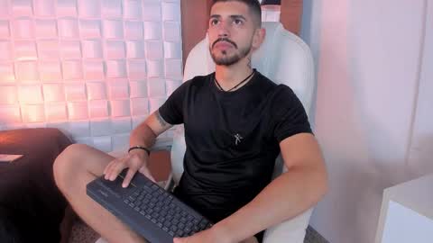 Alejo  online show from 10-26-25, 02:50