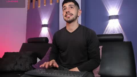 Alejo  online show from 06-21-26, 07:00