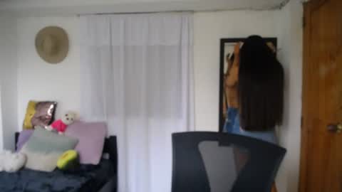 Snapshot of alejaxxxhot chatting on 08-06-26, 06:21 alejaxxxhot online show from 08-06-26, 06:21
