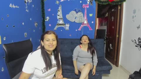 Snapshot of alejita_smithh chatting on 01-31-25, 01:34 zoe and Kataleya online show from 01-31-25, 01:34