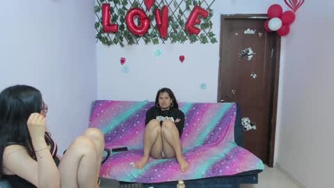 Snapshot of alejita_smithh chatting on 03-05-25, 03:40 zoe and Kataleya online show from 03-05-25, 03:40