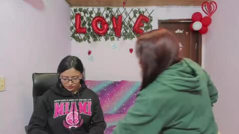 Snapshot of alejita_smithh chatting on 03-07-25, 03:18 zoe and Kataleya online show from 03-07-25, 03:18