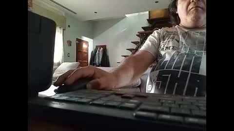 Snapshot of alejito16 chatting on 10-20-25, 07:36 alejito16 online show from 10-20-25, 07:36