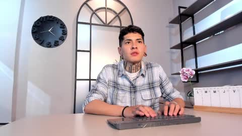 Alejo Gray online show from 04-06-26, 04:46