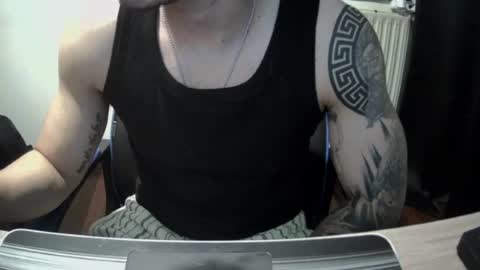 Snapshot of alejoduarte16 chatting on 06-16-26, 08:22 alejoduarte16 online show from 06-16-26, 08:22