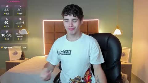 ALejoo Saenz online show from 11-18-25, 05:17