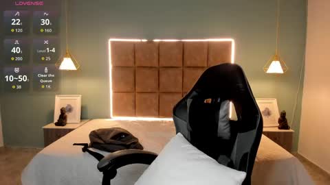 ALejoo Saenz online show from 04-21-26, 03:35