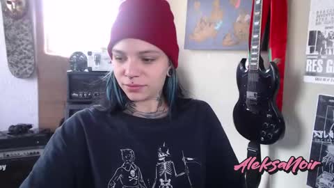 Snapshot of aleksanoir chatting on 02-03-25, 04:41 AleksaNoir online show from 02-03-25, 04:41