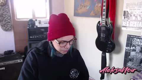 Snapshot of aleksanoir chatting on 02-06-25, 02:37 AleksaNoir online show from 02-06-25, 02:37