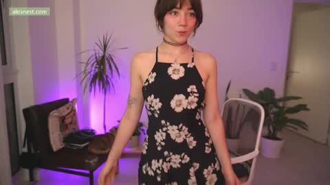 Snapshot of alemaniababe chatting on 10-19-25, 12:00 Ale online show from 10-19-25, 12:00