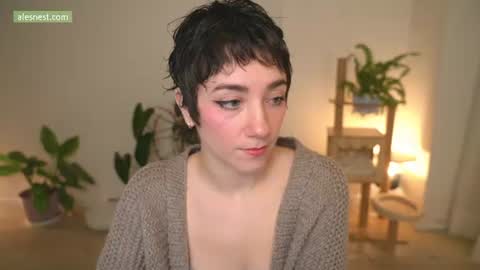 Snapshot of alemaniababe chatting on 06-16-26, 12:35 Ale online show from 06-16-26, 12:35
