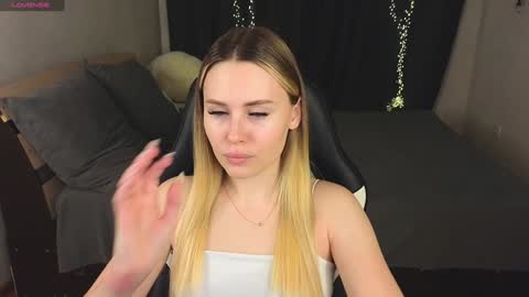 Alena online show from 01-31-25, 04:27