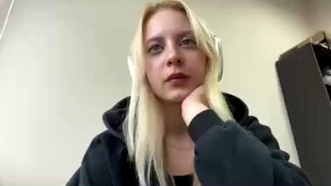 Milana online show from 06-19-26, 03:27