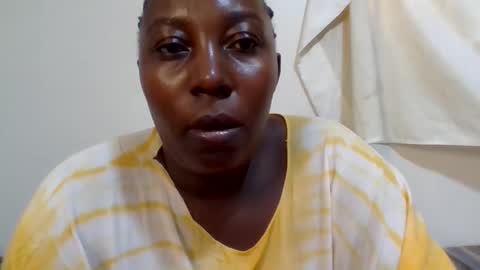 Snapshot of alesha_ chatting on 06-11-26, 08:34 Noreen Kennth and Emilly online show from 06-11-26, 08:34