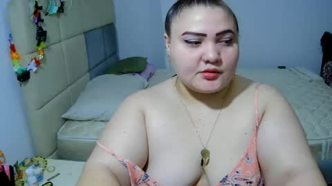 Snapshot of alesia_jones01 chatting on 06-20-26, 05:43 Alesia jones01 online show from 06-20-26, 05:43
