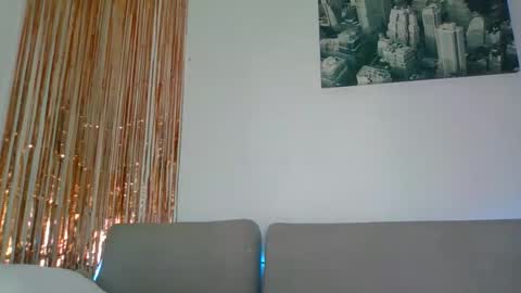 QUEEN OFF MILk  IM BACK  15 NOV online show from 11-21-25, 09:02