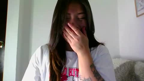 QUEEN OFF MILk  IM BACK  15 NOV online show from 01-15-26, 11:41