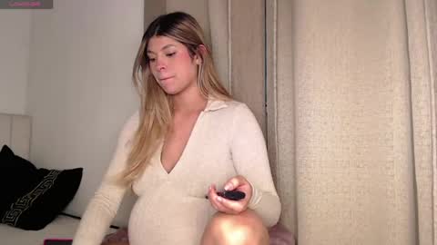 Alessandra Bloom online show from 05-18-26, 09:15