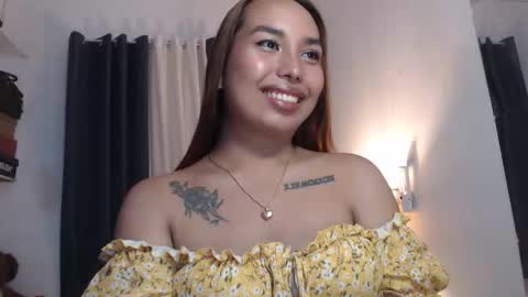 Snapshot of alessandramore chatting on 05-18-26, 07:03 Alessandra online show from 05-18-26, 07:03