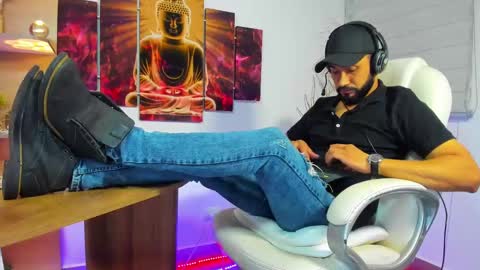 ALESSANDRO  WYE online show from 01-19-25, 04:33