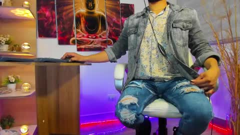 ALESSANDRO  WYE online show from 01-29-25, 04:26