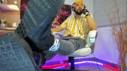 ALESSANDRO  WYE online show from 02-11-25, 02:03