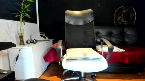 ALESSANDRO  WYE online show from 10-24-25, 02:30