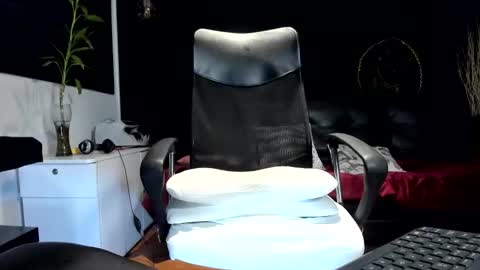 ALESSANDRO  WYE online show from 11-03-25, 06:25