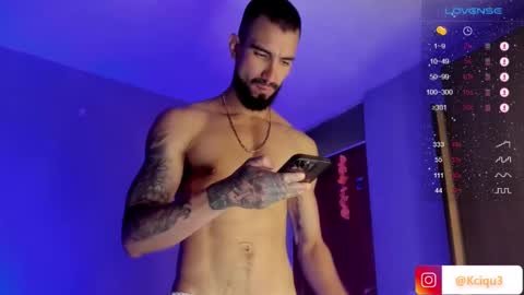 Snapshot of alessandro_dibellucci chatting on 01-22-25, 06:31 Kciqu3 Independent model online show from 01-22-25, 06:31