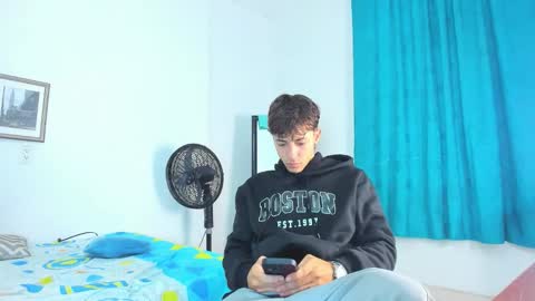 Alessandro Dybala online show from 03-25-26, 11:49