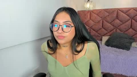 Snapshot of alessia_storm_ chatting on 05-19-26, 11:55 Alessia online show from 05-19-26, 11:55