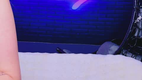 alessiacroft online show from 05-20-26, 04:07