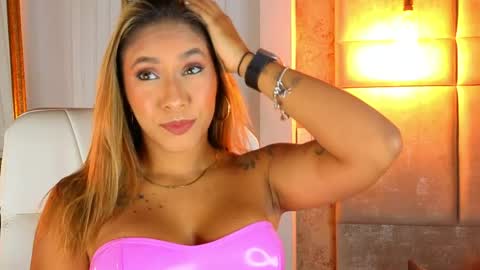 Snapshot of alessialondon chatting on 04-24-26, 10:07 Alessia online show from 04-24-26, 10:07