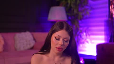 Snapshot of alessianoire chatting on 06-11-26, 06:06 Natasha online show from 06-11-26, 06:06